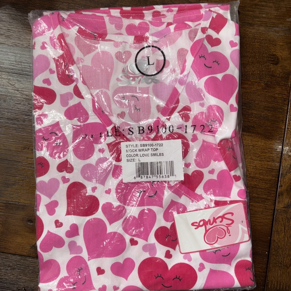 I Love Scrubs Women's Heart Scrub Top  L